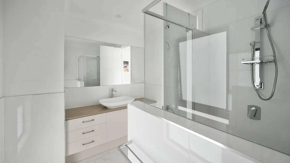 colonne de salle de bain pas cher — Colonne de salle de bain pas cher : ce que disent les sources