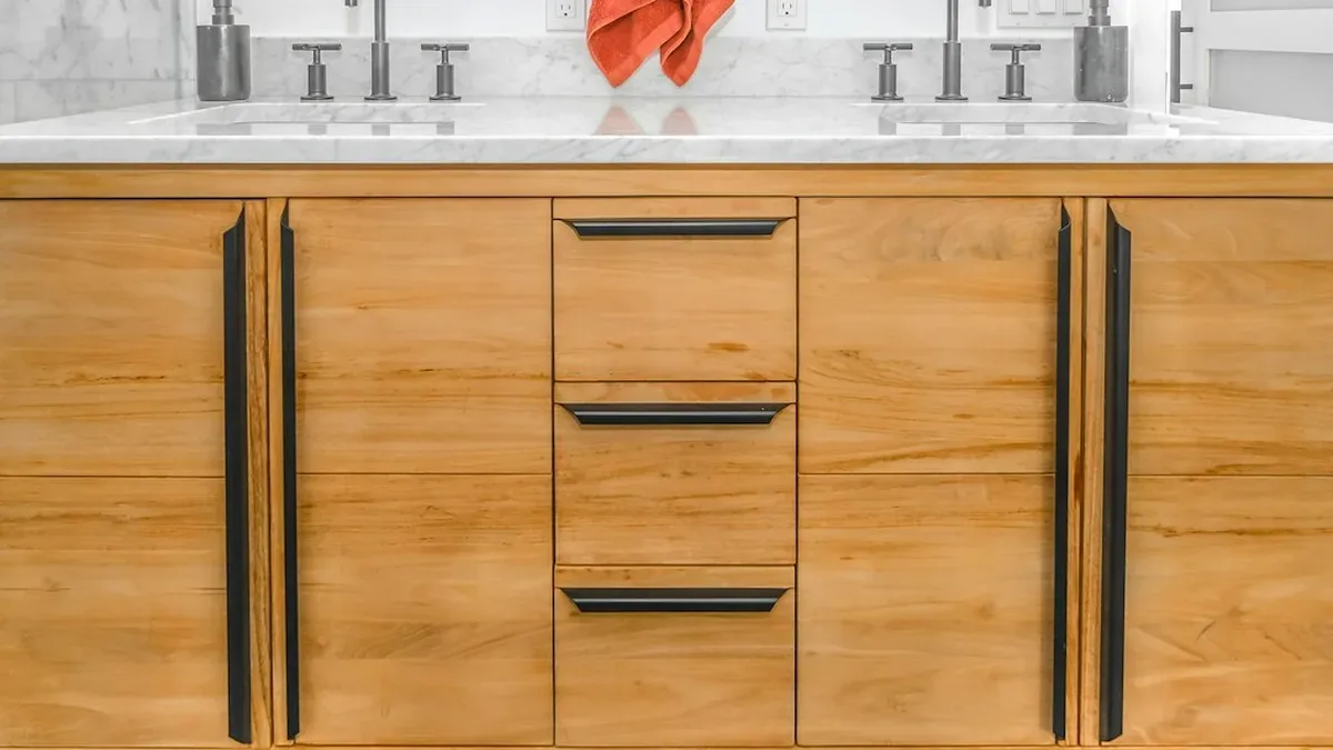 armoire de salle de bain en bois — Armoire de salle de bain en bois : explications et repères