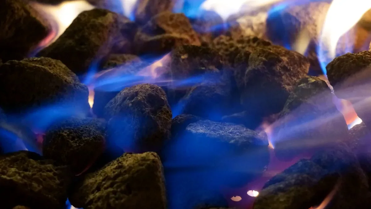Chauffage d'appoint au gaz mobile posé sur le sol d'une pièce