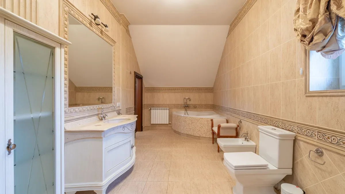 moisissure plafond salle de bain — Moisissure plafond salle de bain : ce qu’il faut savoir